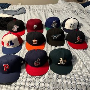 COPY - Like new fitted . First picture 7 1/8 Second Picture all hats 7 3/8. 14…